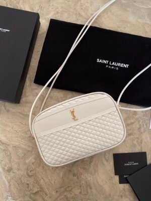 VICTOIRE CAMERA BAG IN QUILTED LAMBSKIN