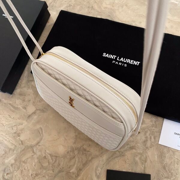 VICTOIRE CAMERA BAG IN QUILTED LAMBSKIN