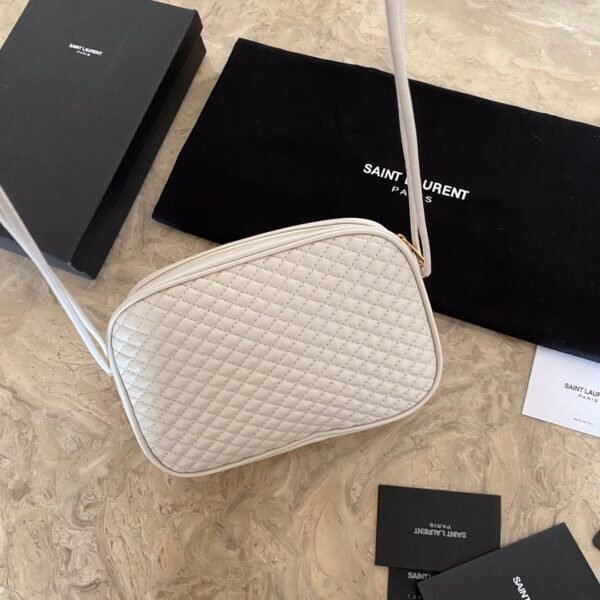 VICTOIRE CAMERA BAG IN QUILTED LAMBSKIN