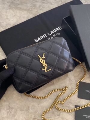 BECKY DOUBLE-ZIP POUCH IN QUILTED MATTE LEATHER