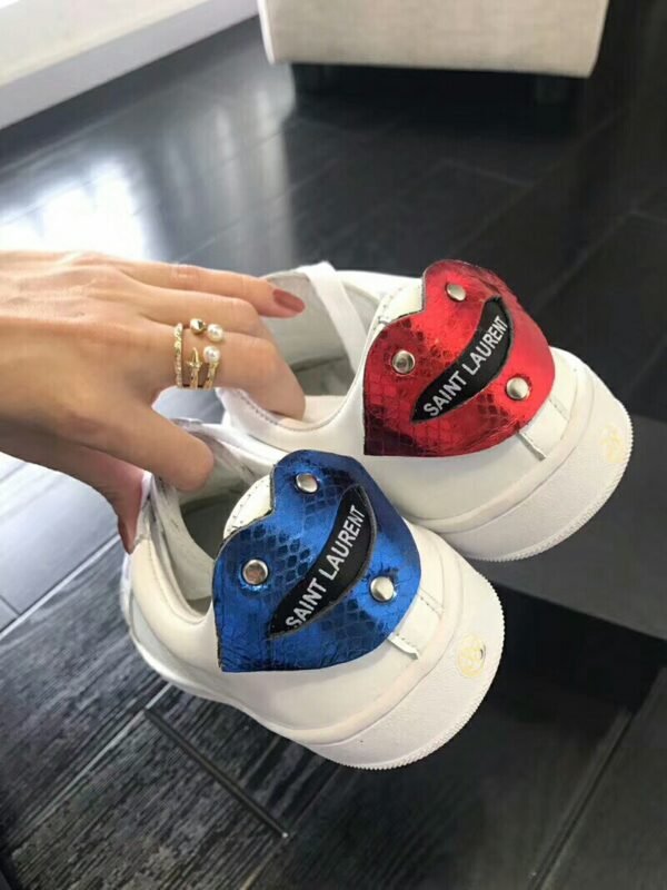 CASSANDRA FLAT SANDALS IN SMOOTH LEATHER