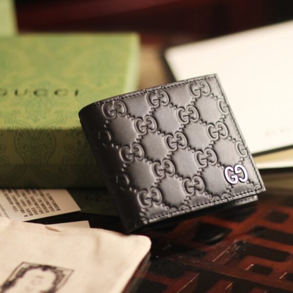Gucci Signature wallet