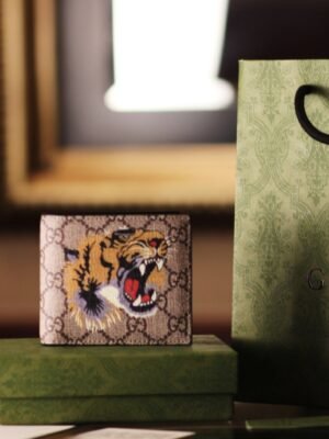 Tiger print GG Supreme wallet