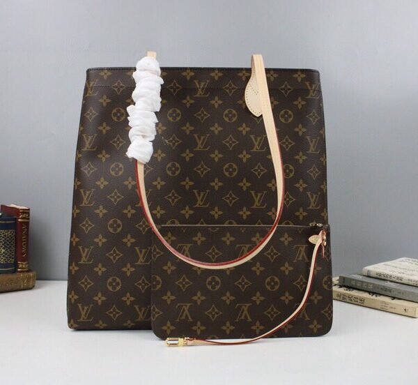 Louis Vuitton Carry It
