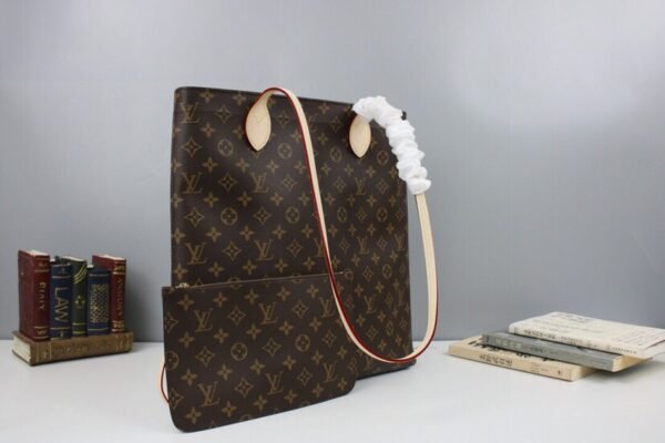 Louis Vuitton Carry It