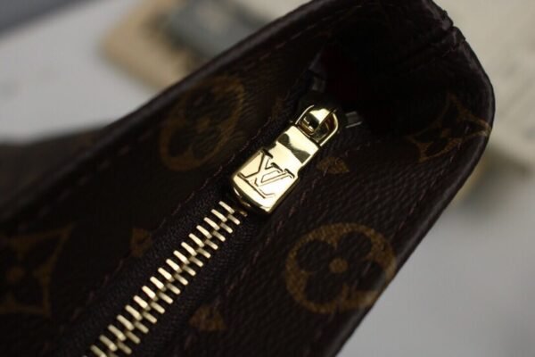 Louis Vuitton Carry It