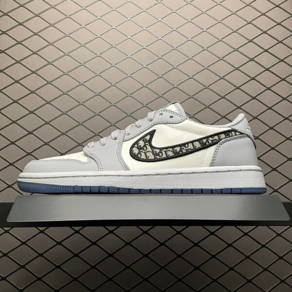 Dior × Air Jordan 1