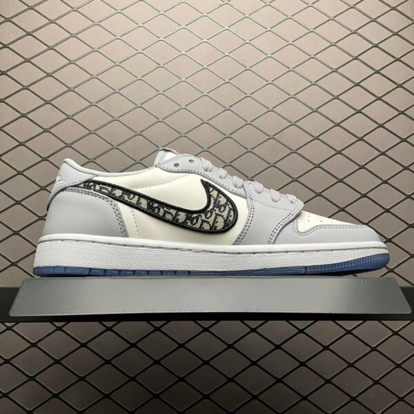 Dior × Air Jordan 1
