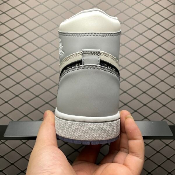 Dior × Air Jordan 1