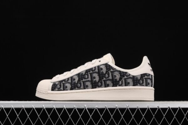 Dior ✖ Adidas Originals Superstar C16650