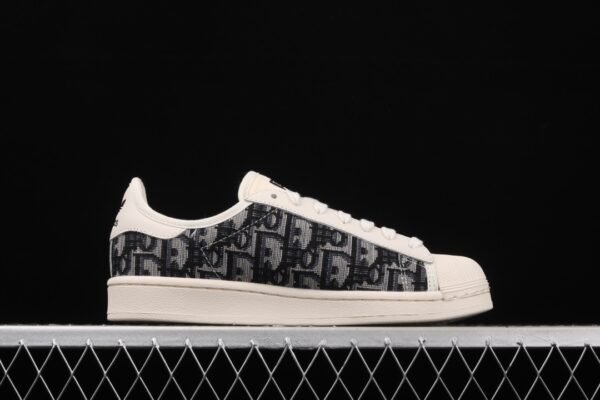 Dior ✖ Adidas Originals Superstar C16650