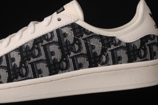 Dior ✖ Adidas Originals Superstar C16650