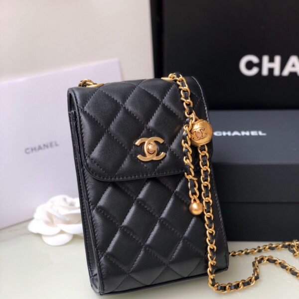 CHANEL CLUTCH