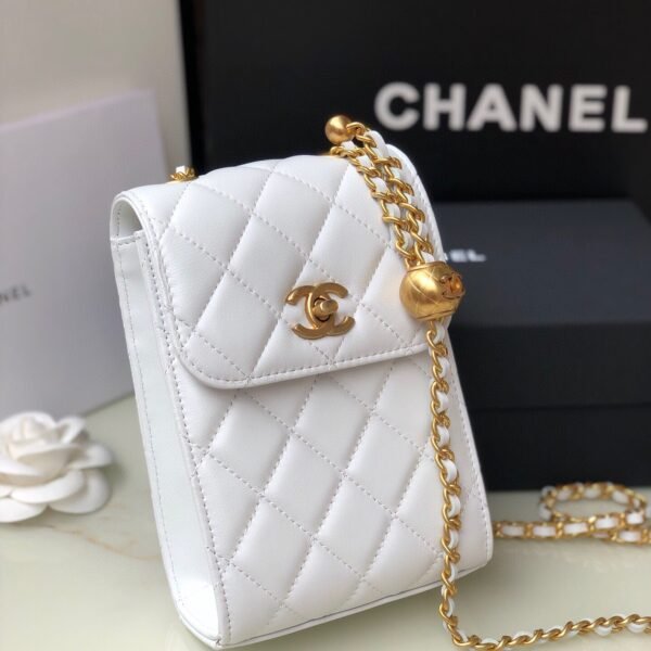 CHANEL CLUTCH