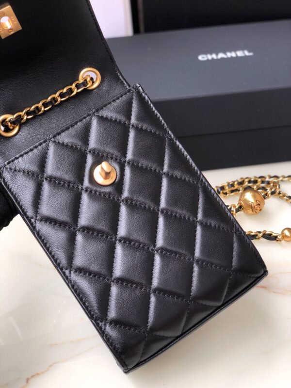 CHANEL CLUTCH