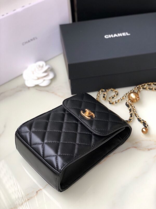 CHANEL CLUTCH