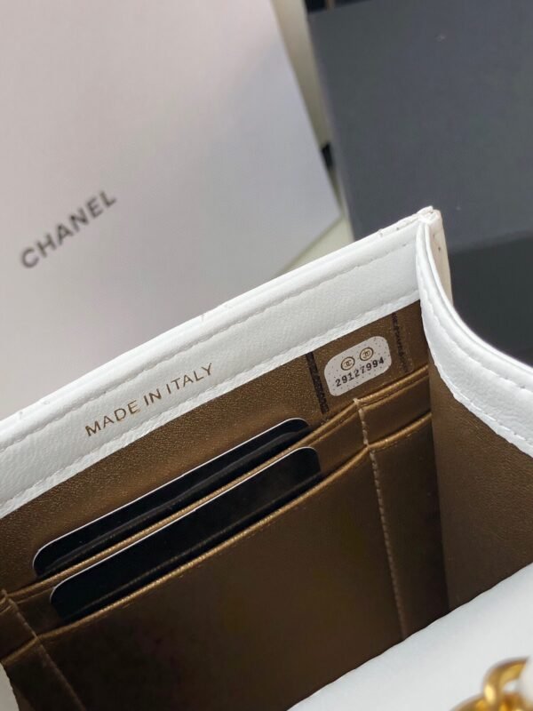 CHANEL CLUTCH