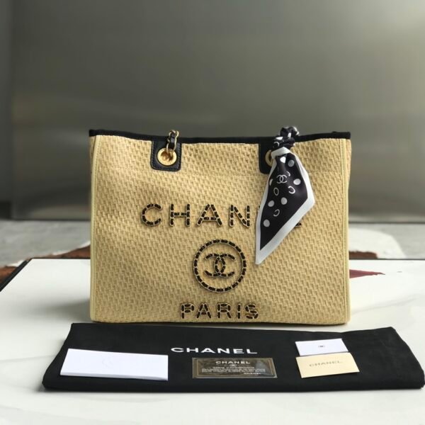CHANEL TOTE