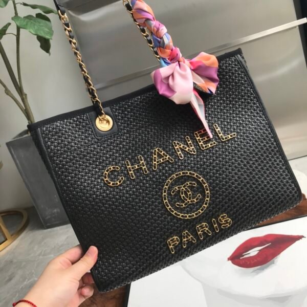 CHANEL TOTE