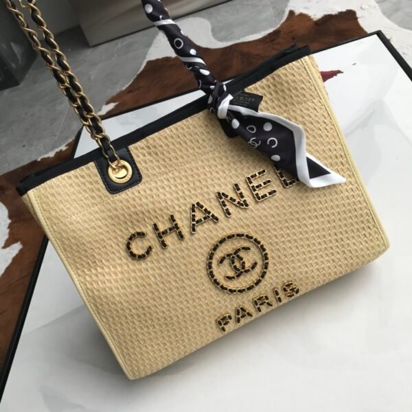 CHANEL TOTE
