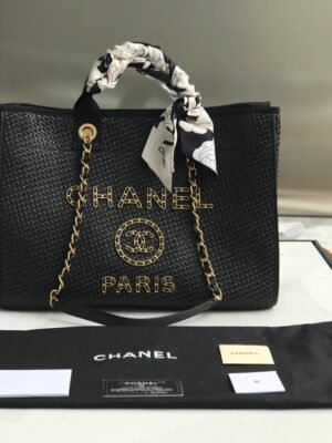 CHANEL TOTE