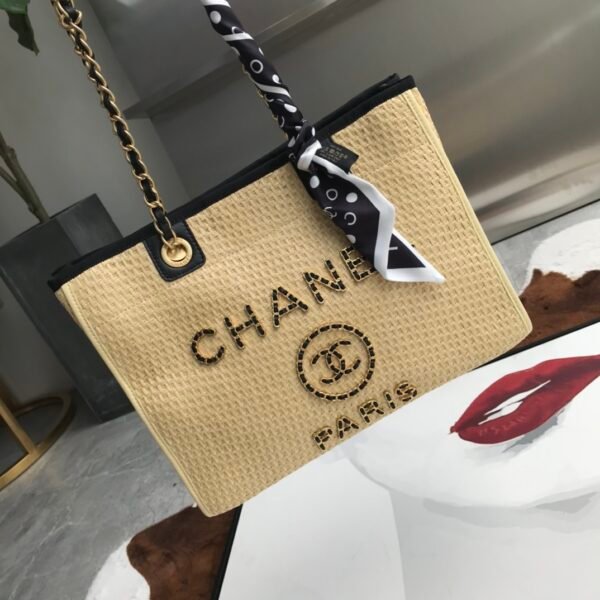 CHANEL TOTE