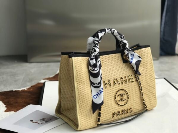 CHANEL TOTE