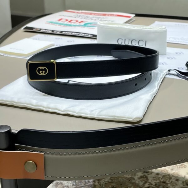 Gucci Square leather metal buckle