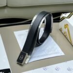 Gucci Square leather metal buckle