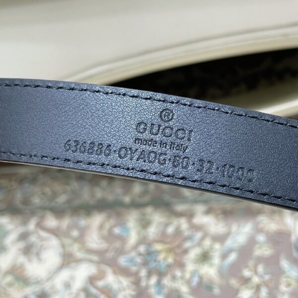 Gucci Square leather metal buckle