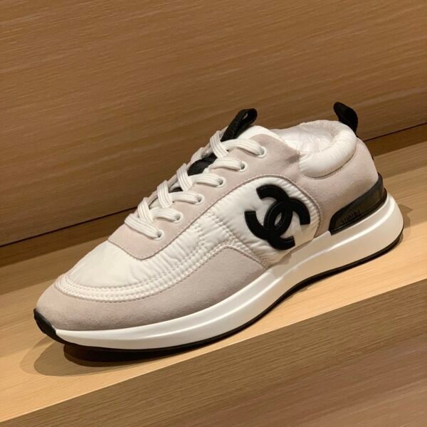 CHANEL SNEAKER