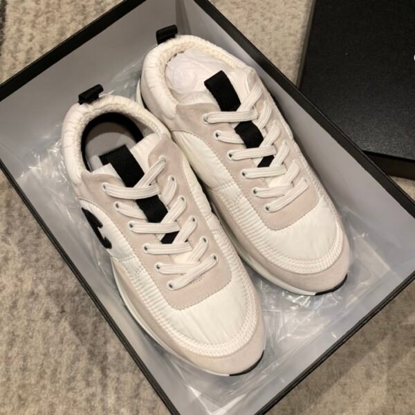 CHANEL SNEAKER
