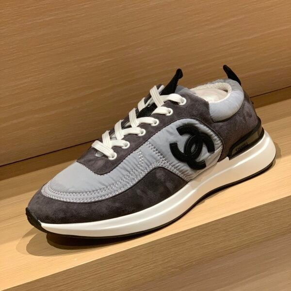 CHANEL SNEAKER