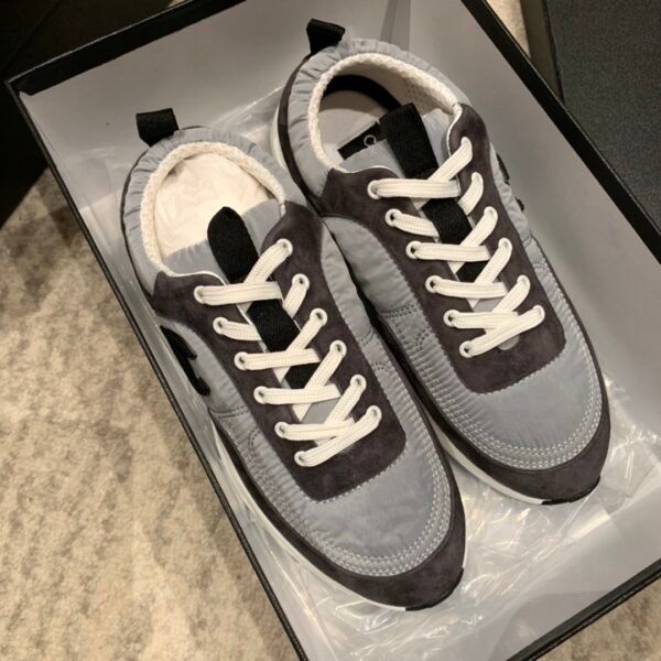 CHANEL SNEAKER