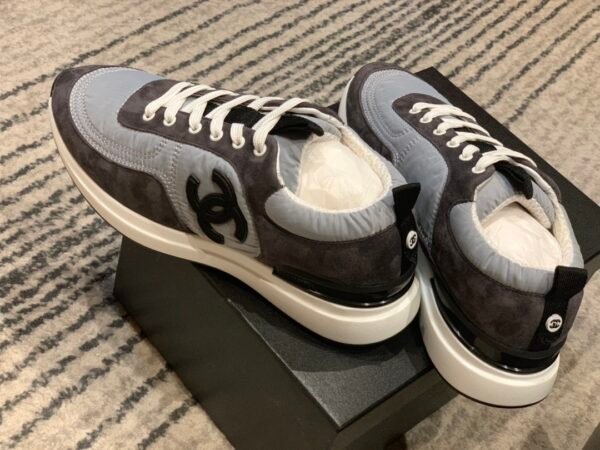 CHANEL SNEAKER