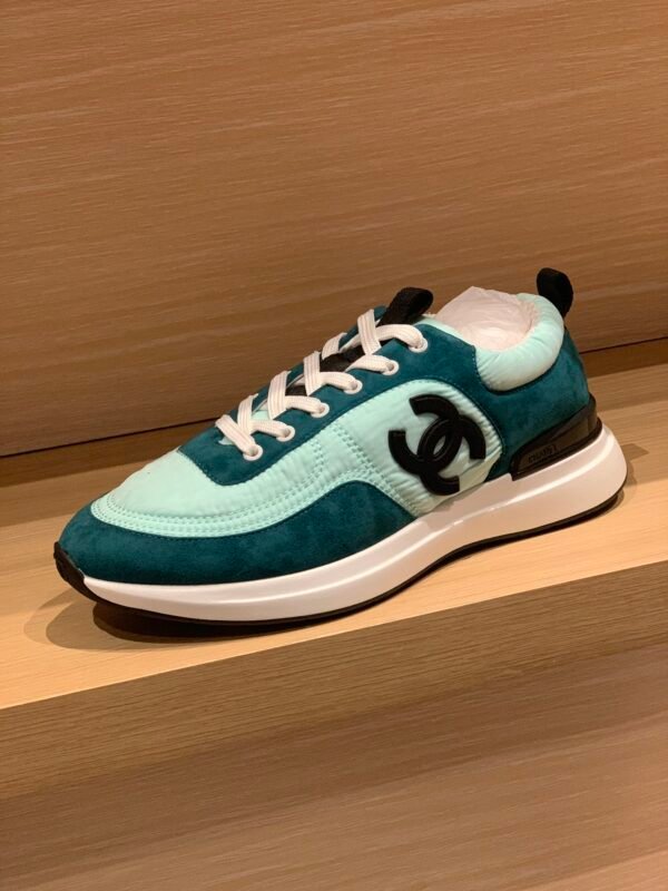 CHANEL SNEAKER