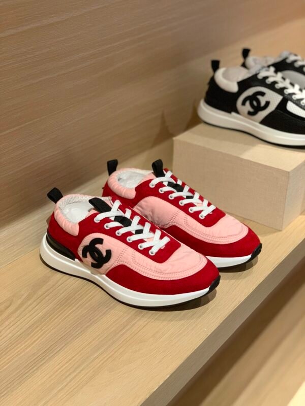 CHANEL SNEAKER