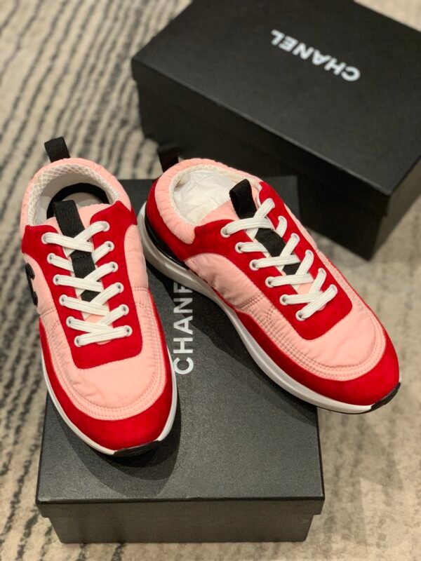 CHANEL SNEAKER