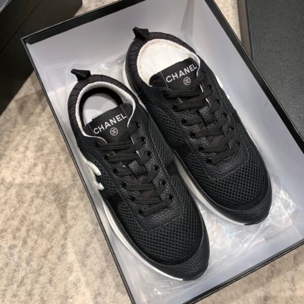 CHANEL SNEAKER