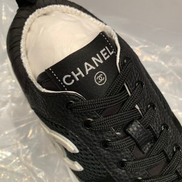 CHANEL SNEAKER
