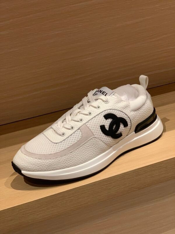 CHANEL SNEAKER