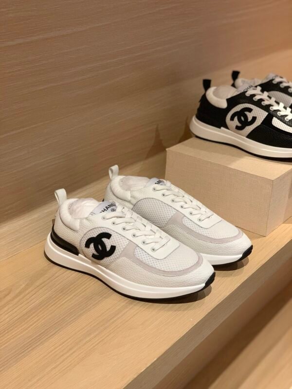 CHANEL SNEAKER