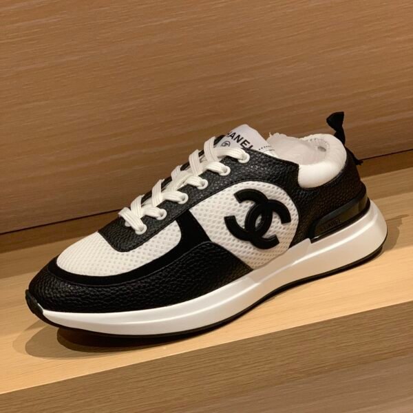 CHANEL SNEAKER