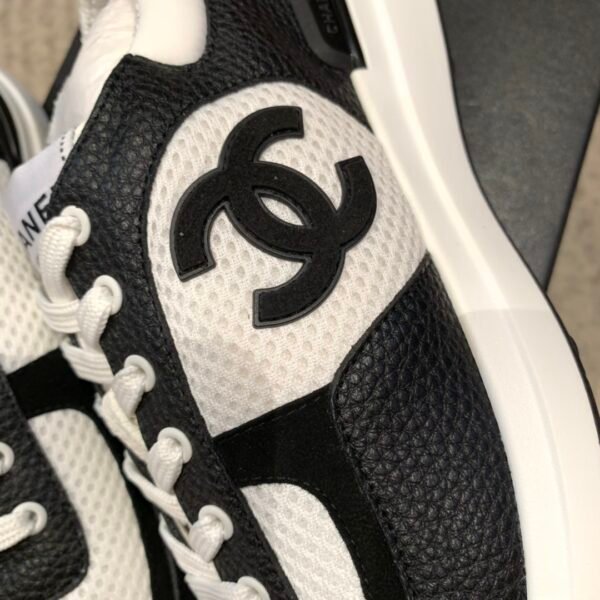 CHANEL SNEAKER