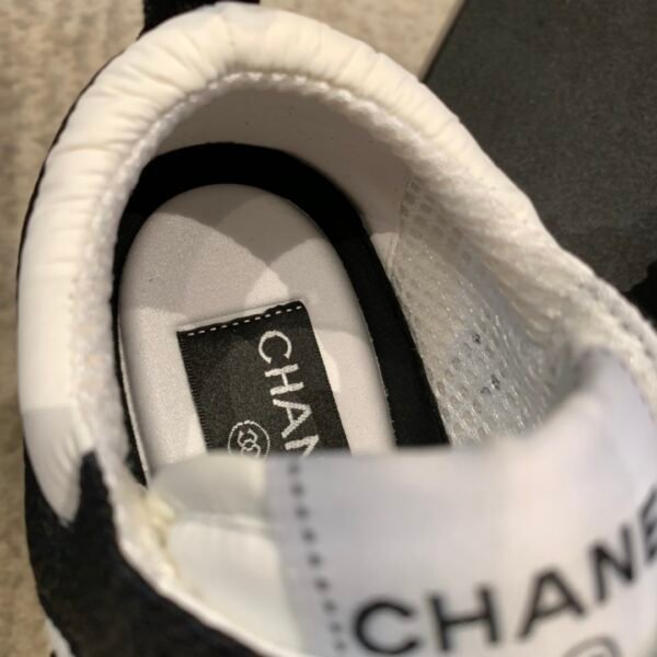 CHANEL SNEAKER