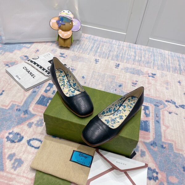 GUCCI FLATS 1