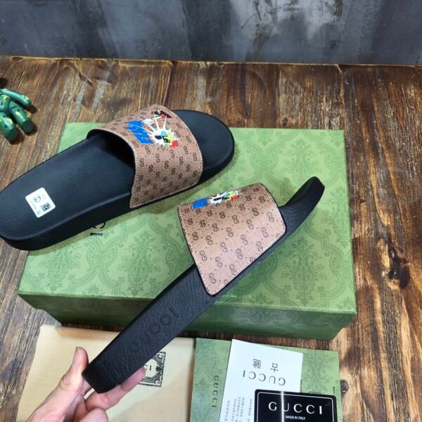 GUCCI SLIPPERS 1