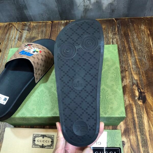 GUCCI SLIPPERS 1