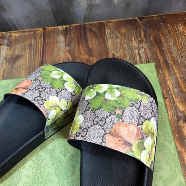 GUCCI SLIPPERS 4