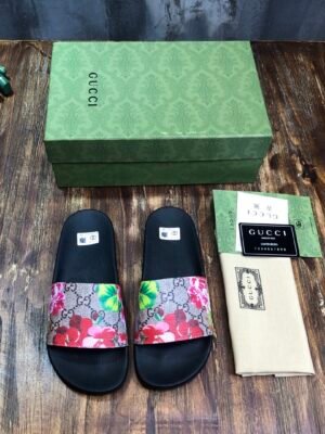 GUCCI SLIPPERS 9